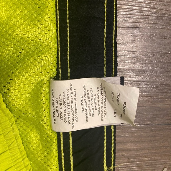 Nike RN37763 Men’s Neon Lime Sport Short Size XL - Picture 10 of 12